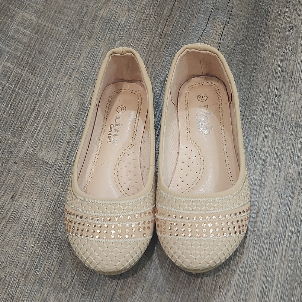 Aurelia Cream Dress Shoes with Sparkling Rhinestones